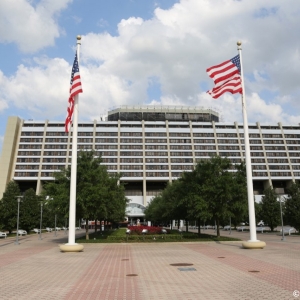 Contemporary-Resort-001