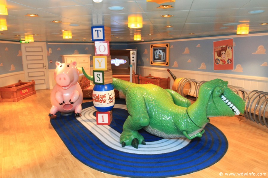 Disney cruise kids clubs: What to know about the Oceaneer Club - The Points  Guy