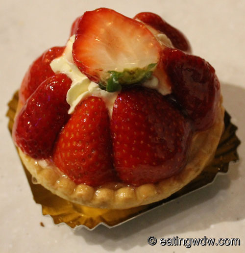 boulangerie-patisserie-strawberry-tart-tarte-fraises.jpg