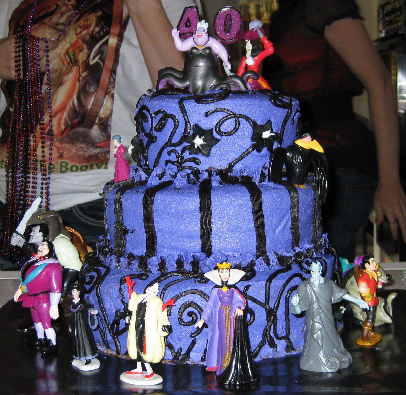 Disney+Villains+Cake.JPG