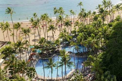 Hilton-Grand-Vacations-at-Hilton-Hawaiian-Village-Swimming-Pool.jpg