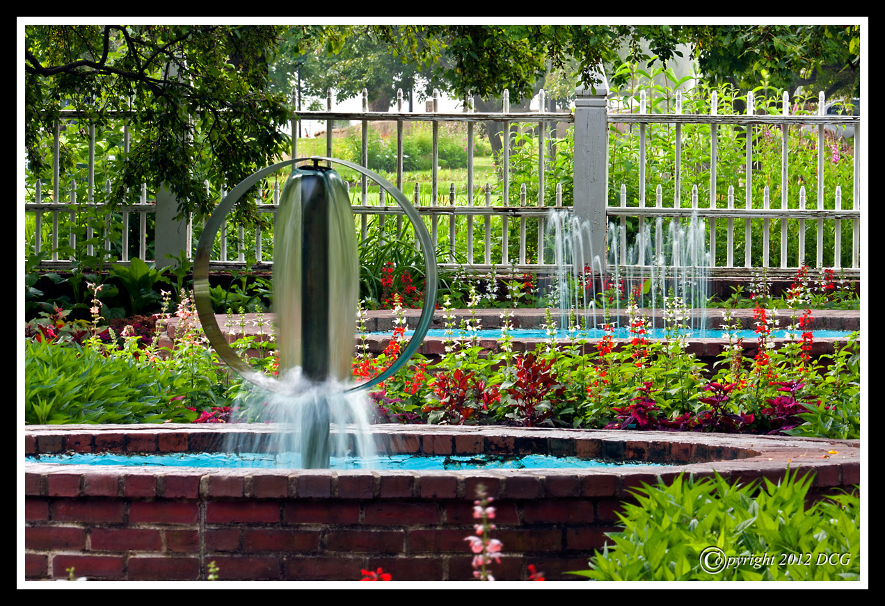Fountain-06-19-01cr-X2.jpg