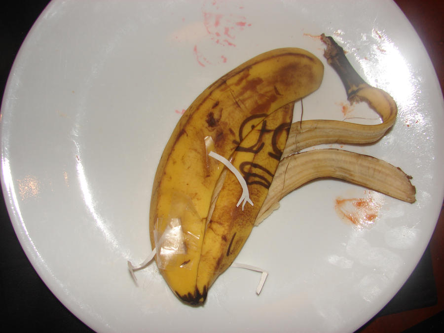 Dead_banana_by_MrsCloud_Strife.jpg
