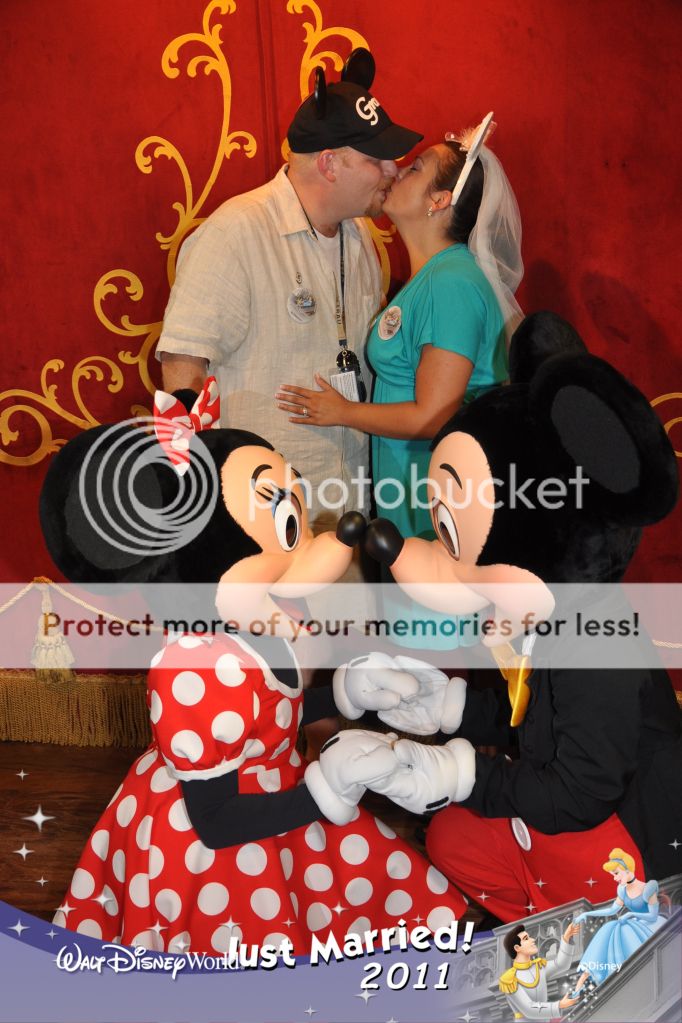 mickeyminniejustmarried.jpg