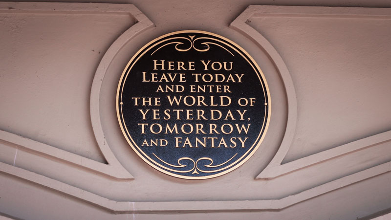 Disney-World-Magic-Kingdom-Entrance-Sign.jpg