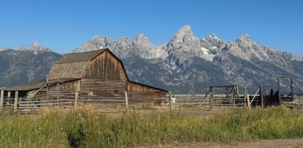 Moulton_Barn_Grand_Teton.jpg