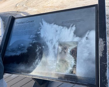 Midway_Geyser_3.jpg