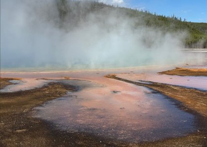 Midway_Geyser_7.jpg