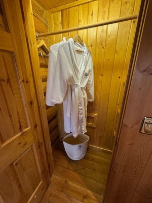 Brooks_cabin_8.jpg