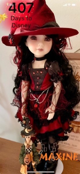 MAXINE HALLOWEEN 2025.JPG