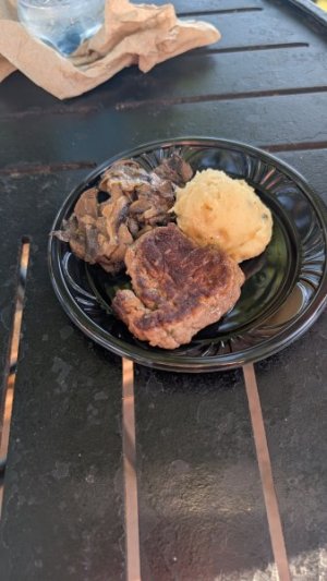 PXL_20250921_215920439.jpg PXL_20250921_215920439.jpg