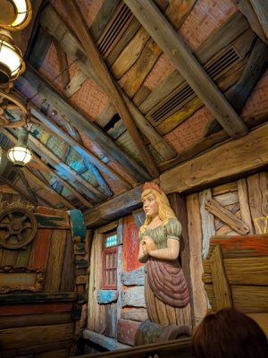 PXL_20251031_110632466.jpg PXL_20251031_110632466.jpg