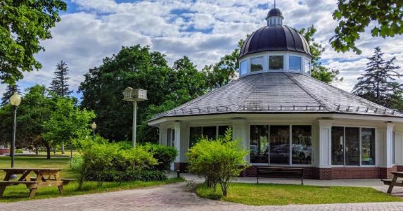 exterior-of-carousel.jpg