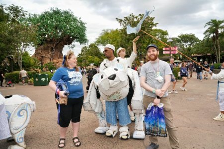 2025-11-29 - Disneys Animal Kingdom Park - Discovery island_6.jpeg 2025-11-29 - Disneys Animal Kingdom Park - Discovery island_6.jpeg