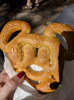 mickeypretzel.png