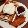 Topolinos-waffle & bacon.jpg