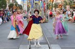 1021-mk-princess-cavalcade-walking-768x501.jpg