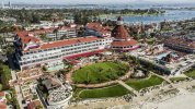 1200px-Hotel_Del_Coronado_Drone_Picture_Turf_Lawn.jpg