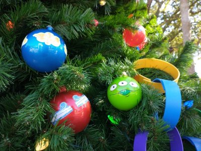 up close xmas balls.JPG