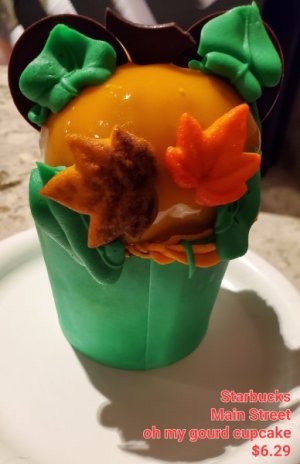 Starbucks-oh my gourd cupcake.jpg