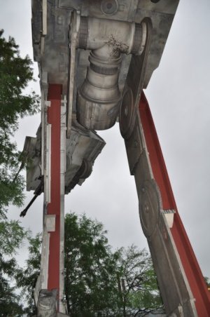 Hollywood Studios- Star Tours Entrance2.JPG