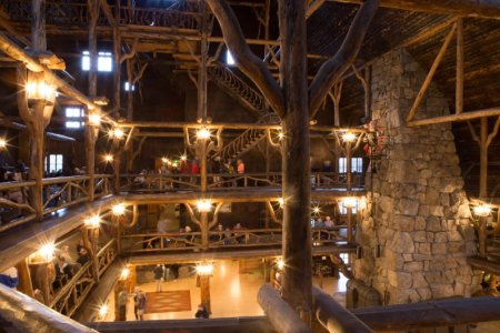 old_faithful_inn_jessica_hart_08.jpg