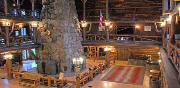 _0352_old-faithful-inn-3.jpg