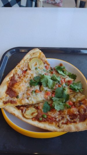 curry pizza.jpeg