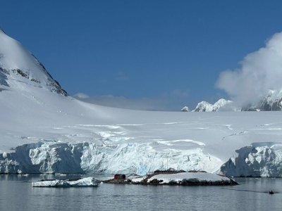 Day 7 Lockroy island 2.jpg