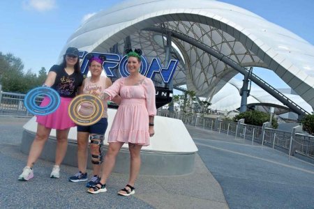 tron photo.jpg tron photo.jpg