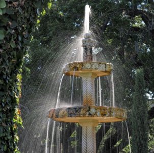 _fountain_P5101104.jpg