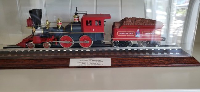 Disneyland train 2.jpg