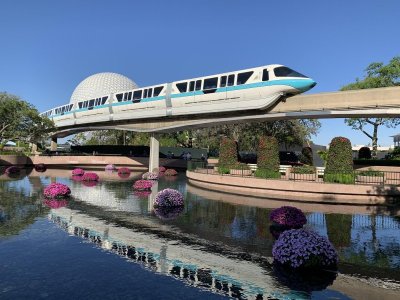 monorail_at_epcot_fgs.jpg