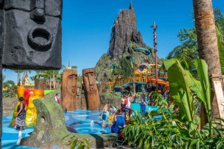 Runamukka-and-Tot-Tiki-Reefs-at-Universals-Volcano-Bay-1024x683.jpg