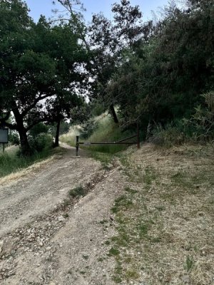trail entrance.jpg