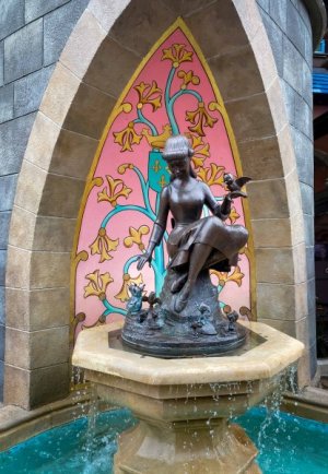 20 WDW_MK Fntsyland 7212.jpg