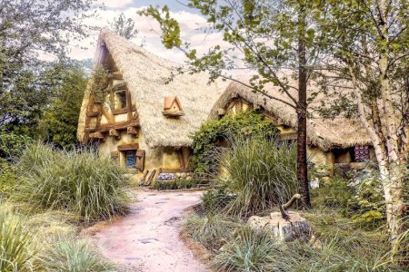 15 WDW-MK Fntsyland 27006-Edit.jpg