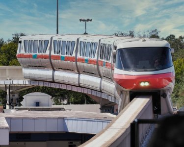 monorail_P2082392.jpg