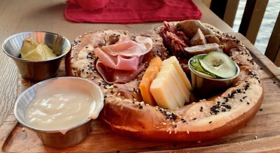 JLLOADEDCARGOPRETZEL.jpg