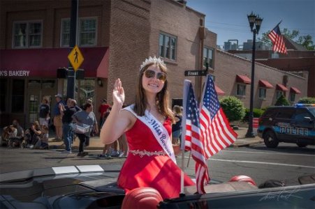 Liz Parade.jpg
