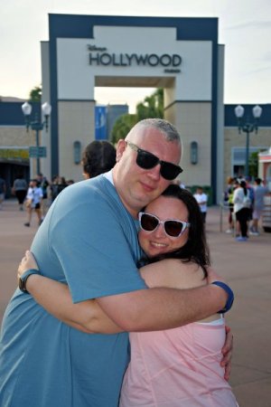 HS sign Hug.jpg