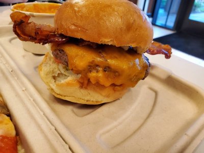 RIV-Primo-burger.jpg