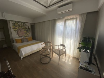 2Hotel.jpg