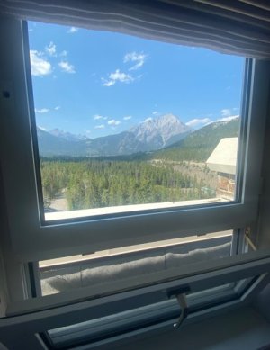 Day3_FairmontBanff_room_2.jpg