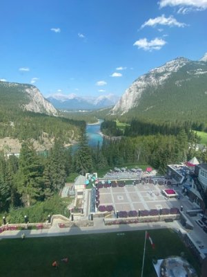 Day3_FairmontBanff_room_5.jpg