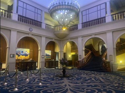 Day5_Fairmont_lobby.jpg