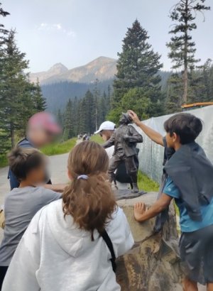 Day6_Moraine_hike_1.jpg