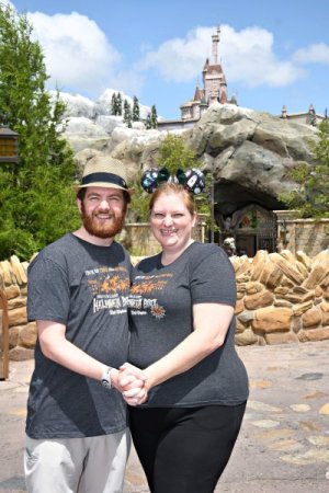 2023-08-21 - Magic Kingdom Park - Belles village_6_small.jpg