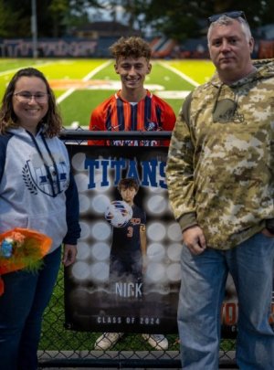 GVS-409~3Soccer Senior Night 2.jpg