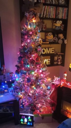 Tree xmas 23 basement.jpg